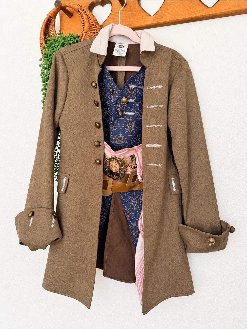 Disney Parks Captain Jack Sparrow Pirate Costume Kids Size 9/10 Pirates Caribbea
